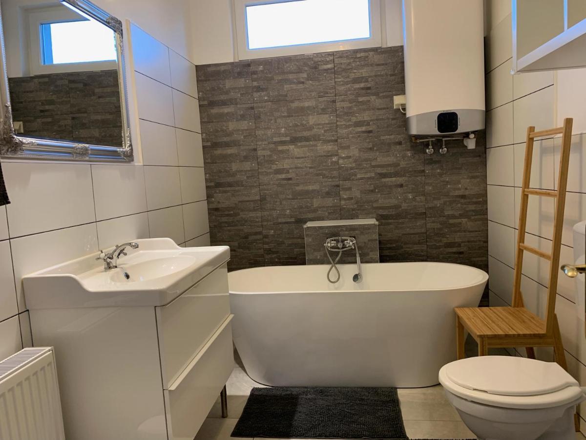 Viki Apartmanhaz